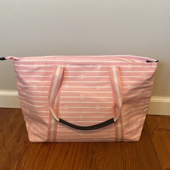 Victoria’s Secret weekender bag duffle bag pink white logo stripes - Picture 3 of 12